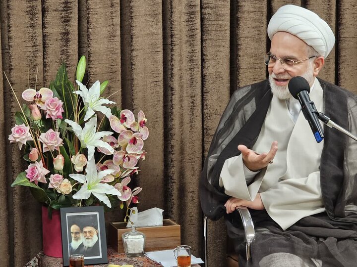 تصاویر/ دیدار فرمانده نیروی دریایی ارتش جمهوری اسلامی با نماینده ولی‌فقیه در  کردستان