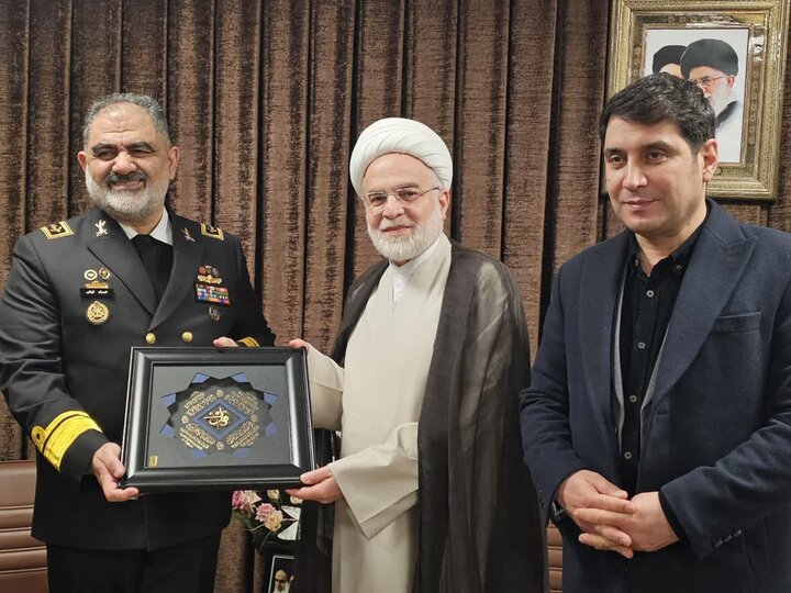تصاویر/ دیدار فرمانده نیروی دریایی ارتش جمهوری اسلامی با نماینده ولی‌فقیه در  کردستان