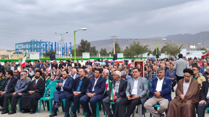 راهپیمایی ۲۲ بهمن در گچساران/حضور مردم فراتر از قاب تصویر