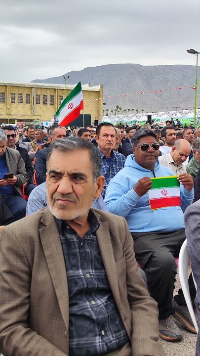 راهپیمایی ۲۲ بهمن در گچساران/حضور مردم فراتر از قاب تصویر