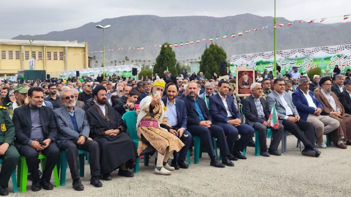 راهپیمایی ۲۲ بهمن در گچساران/حضور مردم فراتر از قاب تصویر