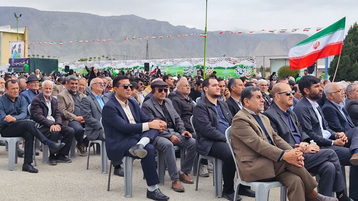 راهپیمایی ۲۲ بهمن در گچساران/حضور مردم فراتر از قاب تصویر