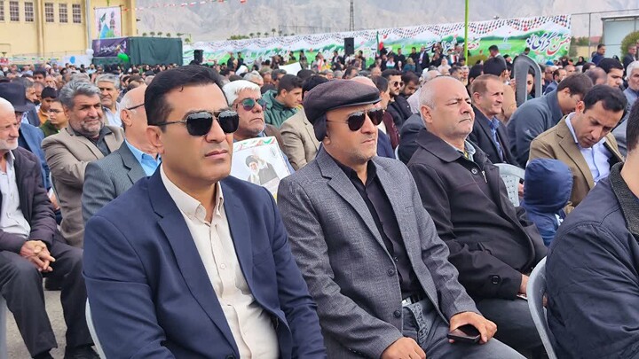 راهپیمایی ۲۲ بهمن در گچساران/حضور مردم فراتر از قاب تصویر