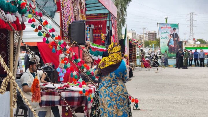 راهپیمایی ۲۲ بهمن در گچساران/حضور مردم فراتر از قاب تصویر