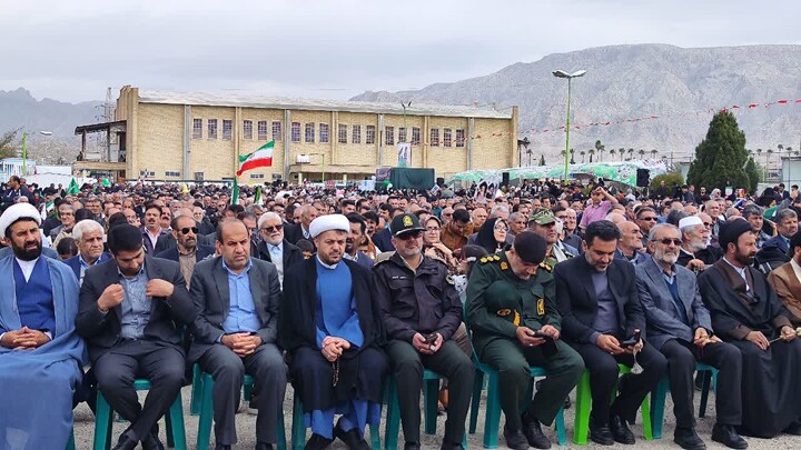 راهپیمایی ۲۲ بهمن در گچساران/حضور مردم فراتر از قاب تصویر