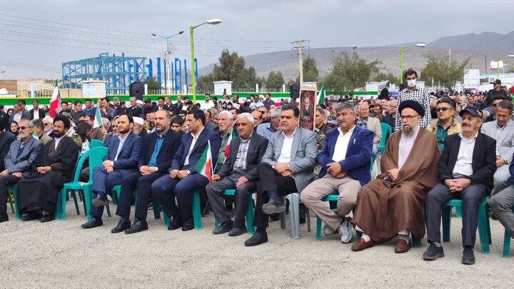 راهپیمایی ۲۲ بهمن در گچساران/حضور مردم فراتر از قاب تصویر