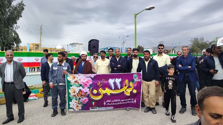 راهپیمایی ۲۲ بهمن در گچساران/حضور مردم فراتر از قاب تصویر