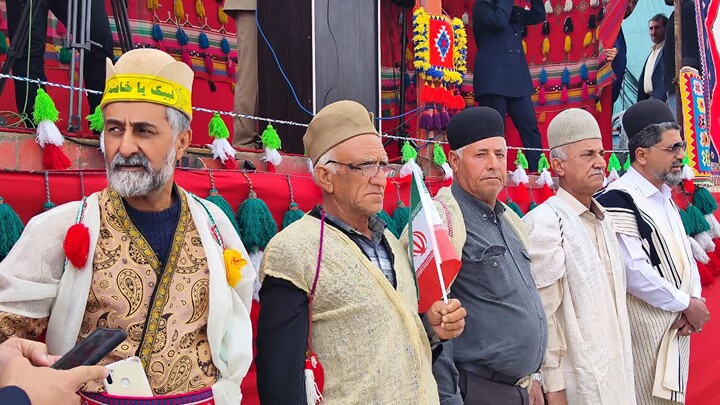 راهپیمایی ۲۲ بهمن در گچساران/حضور مردم فراتر از قاب تصویر