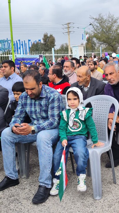 راهپیمایی ۲۲ بهمن در گچساران/حضور مردم فراتر از قاب تصویر