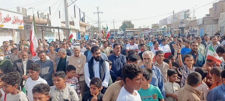 راهپیمایی ۲۲ بهمن ۱۴۰۴ با حضور گسترده اقشار مختلف مردم در شهرستان رودبار جنوب برگزار شد و شرکت‌کنندگان با حضور پرشور خود سالروز پیروزی انقلاب اسلامی را گرامی داشتند.