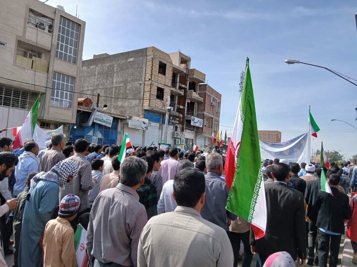 راهپیمایی ۲۲ بهمن ۱۴۰۴ با حضور گسترده اقشار مختلف مردم در شهرستان رودبار جنوب برگزار شد و شرکت‌کنندگان با حضور پرشور خود سالروز پیروزی انقلاب اسلامی را گرامی داشتند.