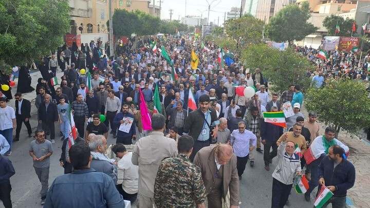 تصاویر/ راهپیمایی تماشایی ۲۲ بهمن در بوشهر