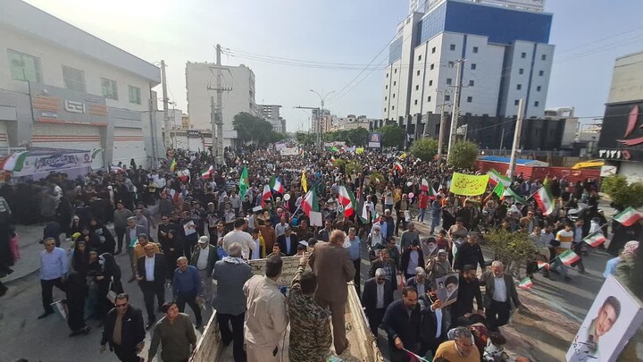 تصاویر/ راهپیمایی تماشایی ۲۲ بهمن در بوشهر
