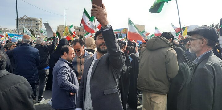 تصاویر/حضور پرشور مردم اراک در راهپیمایی ۲۲ بهمن