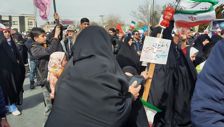 تصاویر/حضور پرشور مردم اراک در راهپیمایی ۲۲ بهمن