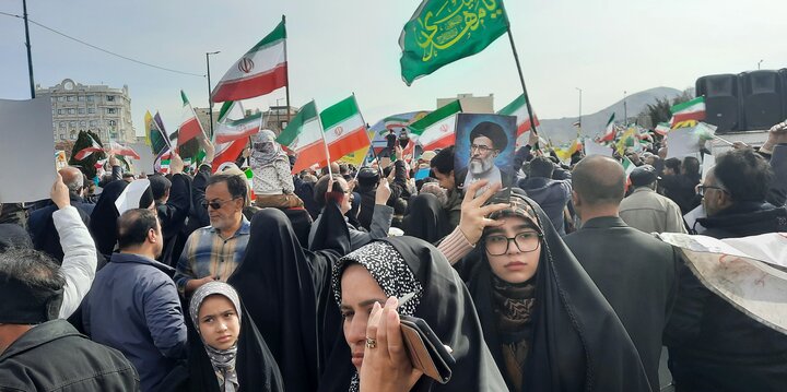 تصاویر/حضور پرشور مردم اراک در راهپیمایی ۲۲ بهمن