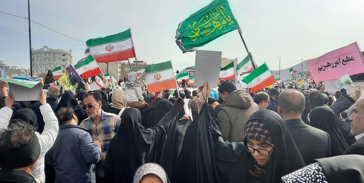 تصاویر/حضور پرشور مردم اراک در راهپیمایی ۲۲ بهمن