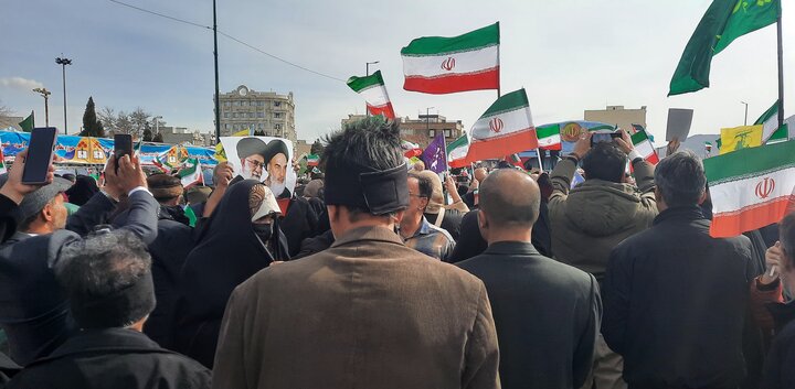 تصاویر/حضور پرشور مردم اراک در راهپیمایی ۲۲ بهمن