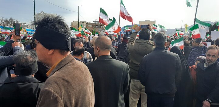 تصاویر/حضور پرشور مردم اراک در راهپیمایی ۲۲ بهمن