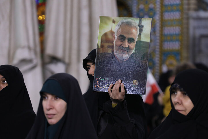 گلبانگ «الله اکبر» در حرم مطهر بانوی کرامت طنین انداز شد