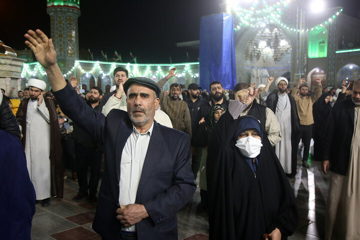 گلبانگ «الله اکبر» در حرم مطهر بانوی کرامت طنین انداز شد