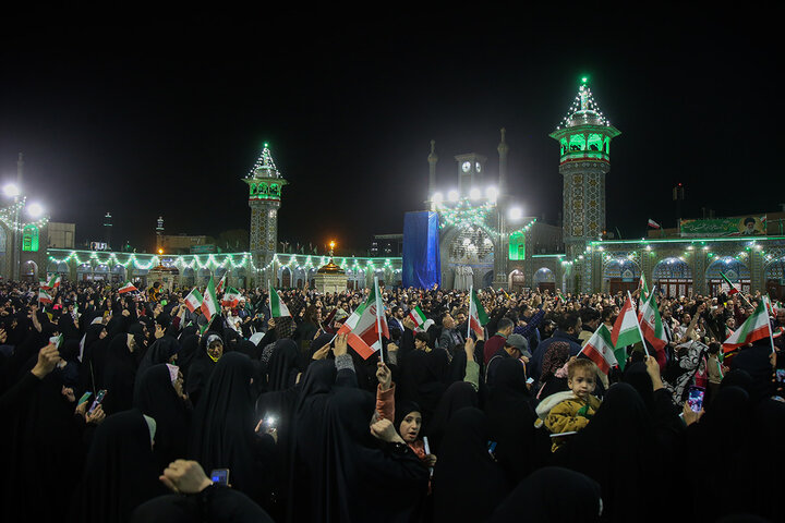 گلبانگ «الله اکبر» در حرم مطهر بانوی کرامت طنین انداز شد