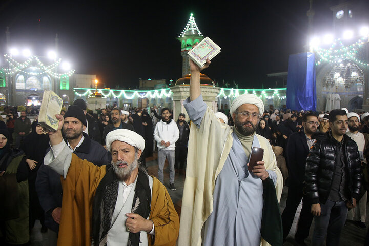 گلبانگ «الله اکبر» در حرم مطهر بانوی کرامت طنین انداز شد