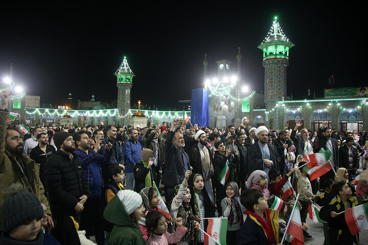 گلبانگ «الله اکبر» در حرم مطهر بانوی کرامت طنین انداز شد