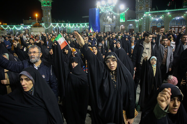 گلبانگ «الله اکبر» در حرم مطهر بانوی کرامت طنین انداز شد