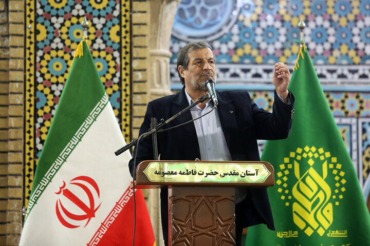 گلبانگ «الله اکبر» در حرم مطهر بانوی کرامت طنین انداز شد