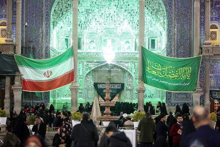 گلبانگ «الله اکبر» در حرم مطهر بانوی کرامت طنین انداز شد