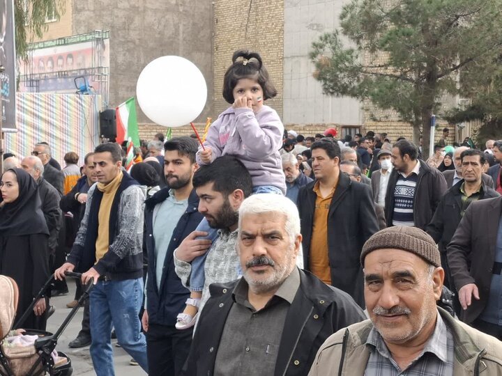 تصاویر/ حماسی و پرشور مردم کاشان در راهپیمایی 22 بهمن
