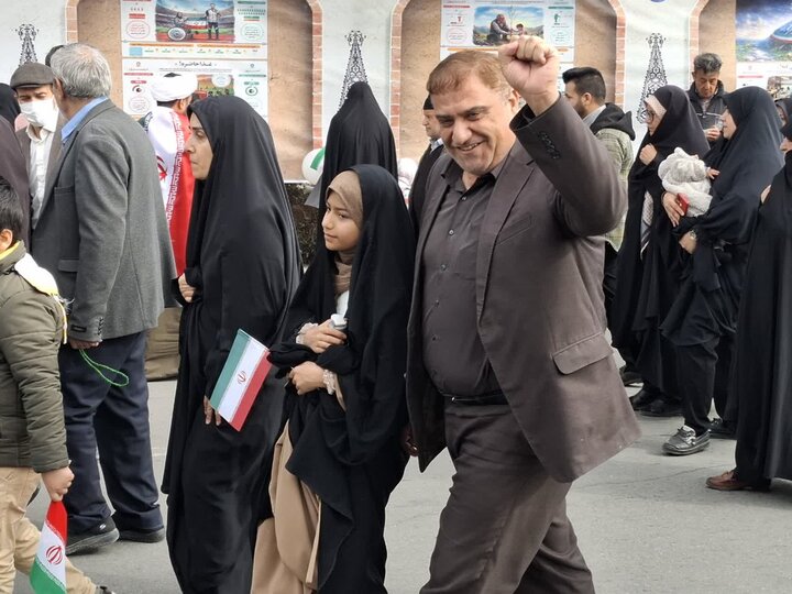 تصاویر/ حماسی و پرشور مردم کاشان در راهپیمایی 22 بهمن