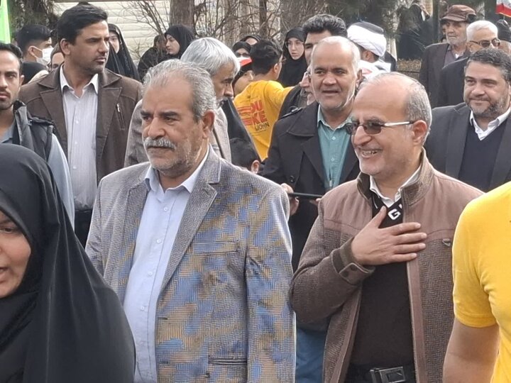 تصاویر/ حماسی و پرشور مردم کاشان در راهپیمایی 22 بهمن