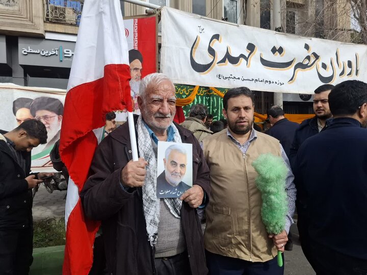 تصاویر/ حماسی و پرشور مردم کاشان در راهپیمایی 22 بهمن