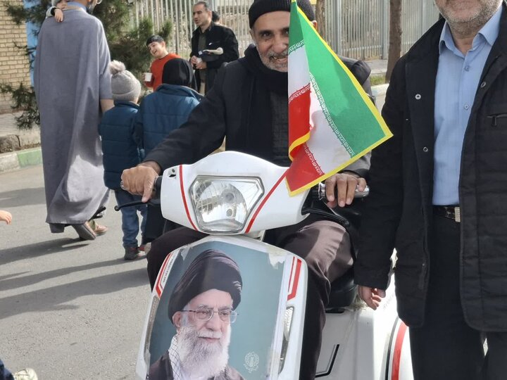 تصاویر/ حماسی و پرشور مردم کاشان در راهپیمایی 22 بهمن