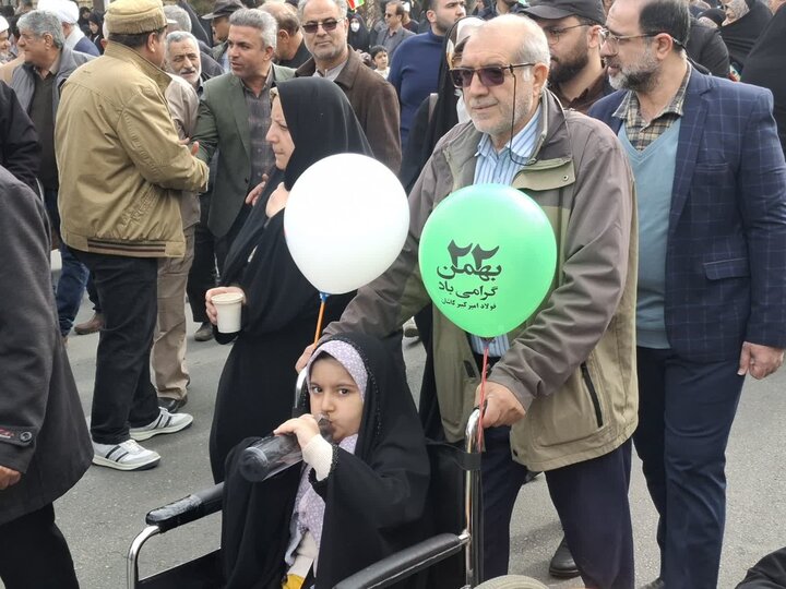 تصاویر/ حماسی و پرشور مردم کاشان در راهپیمایی 22 بهمن