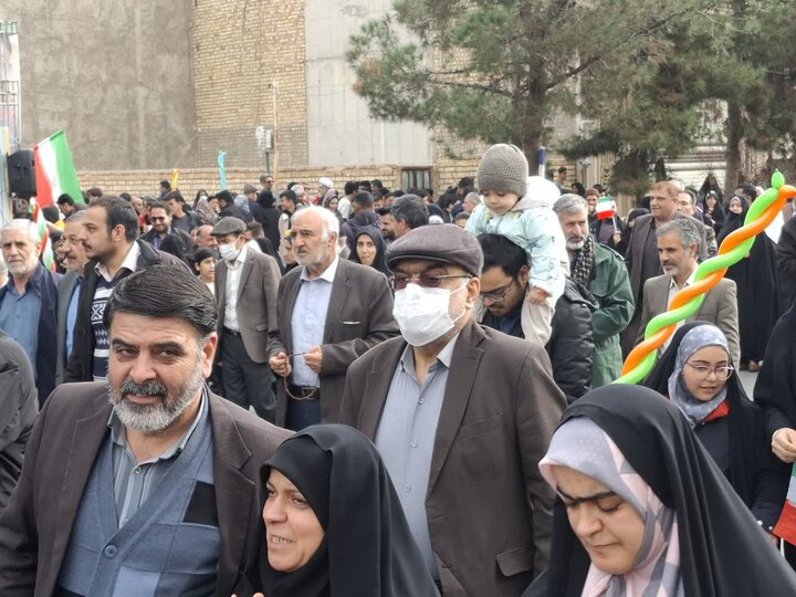 تصاویر/ حماسی و پرشور مردم کاشان در راهپیمایی 22 بهمن