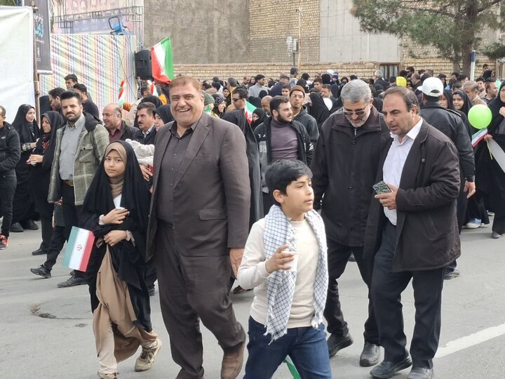 تصاویر/ حماسی و پرشور مردم کاشان در راهپیمایی 22 بهمن