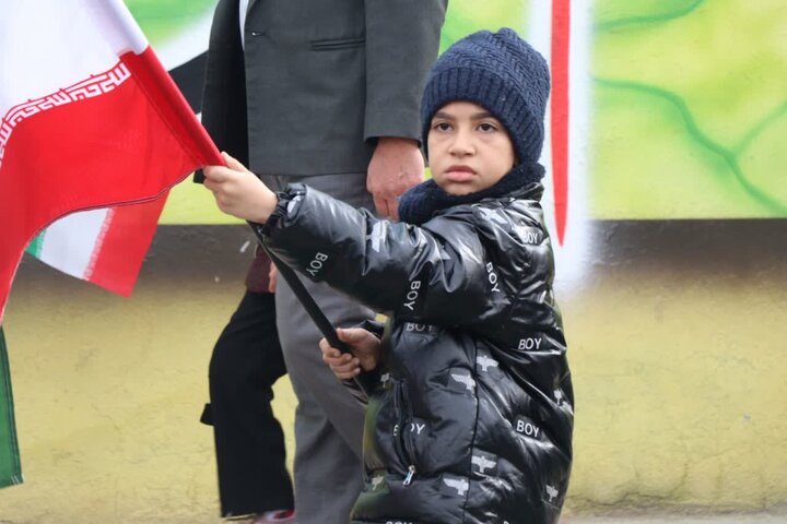 تصاویر/ راهپیمایی یوم الله ۲۲ بهمن با حضور پرشور مردم انقلابی قرچک