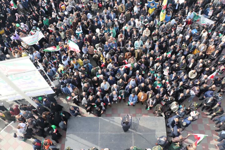 تصاویر/ راهپیمایی یوم الله ۲۲ بهمن با حضور پرشور مردم انقلابی قرچک