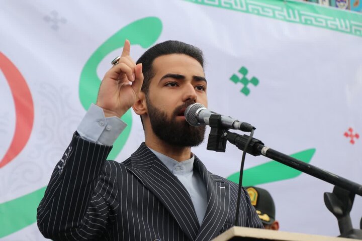 تصاویر/ راهپیمایی یوم الله ۲۲ بهمن با حضور پرشور مردم انقلابی قرچک