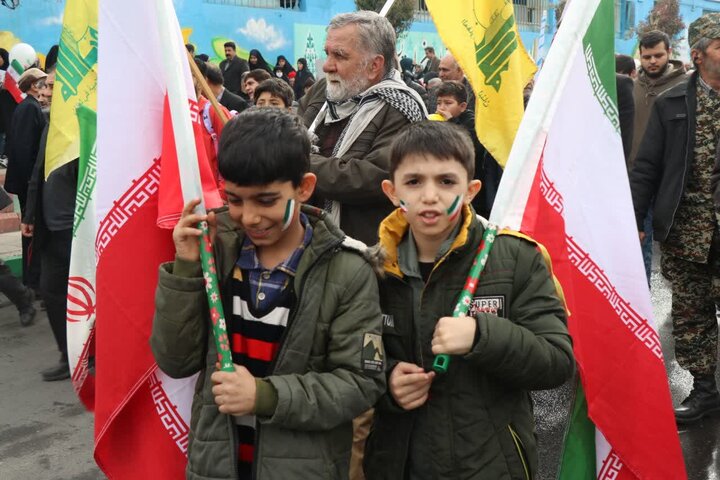 تصاویر/ راهپیمایی یوم الله ۲۲ بهمن با حضور پرشور مردم انقلابی قرچک