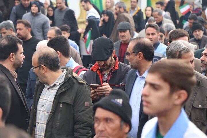 تصاویر/ راهپیمایی یوم الله ۲۲ بهمن با حضور پرشور مردم انقلابی قرچک