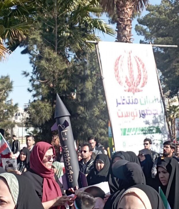 تصاویر/ حضور پرشور مردم زاهدان در بهار انقلاب