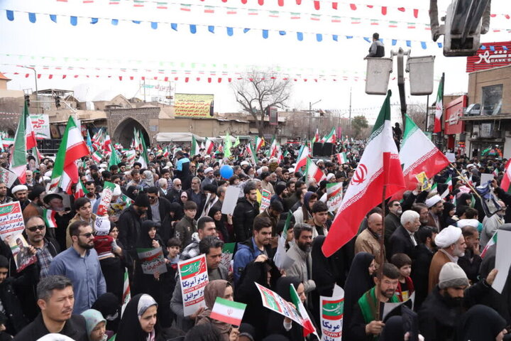 حضور آیت‌الله سعیدی در راهپیمایی ۲۲ بهمن شهر مقدس قم