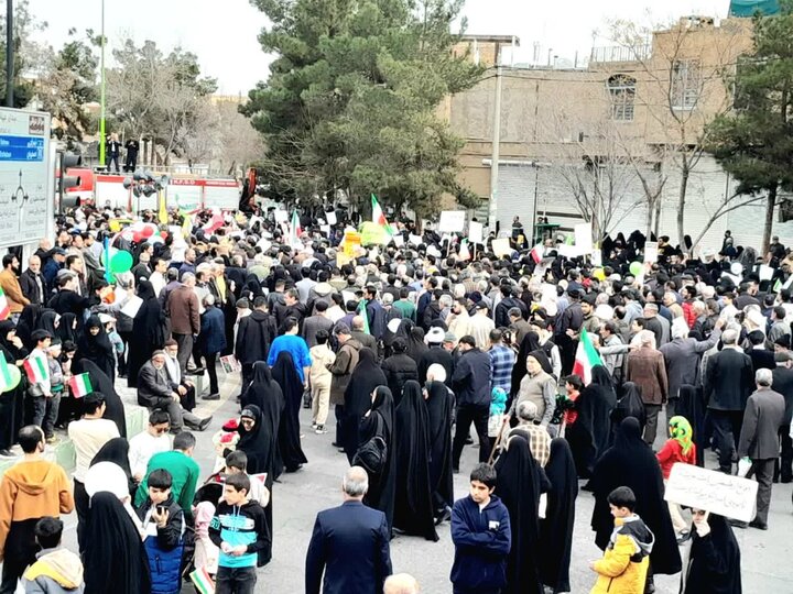 تصاویر/ جشن یوم الله 22 بهمن در میدان جهاد کاشان