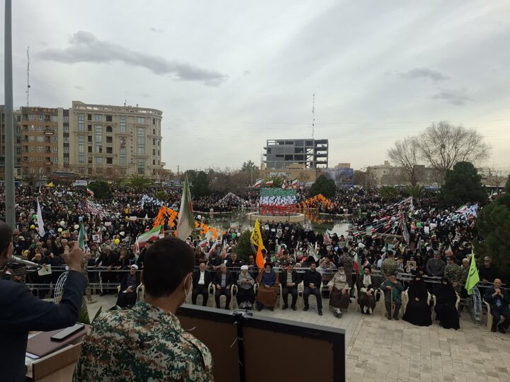 تصاویر/ جشن یوم الله 22 بهمن در میدان جهاد کاشان