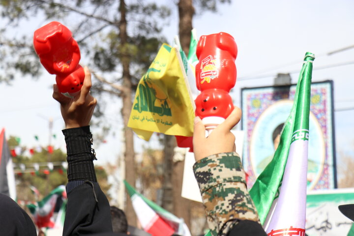 راهپیمایی باشکوه ۲۲ بهمن با حضور گسترده اقشار مختلف مردم در شهر کرمان برگزار شد.