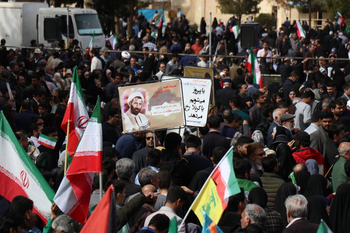 راهپیمایی باشکوه ۲۲ بهمن با حضور گسترده اقشار مختلف مردم در شهر کرمان برگزار شد.